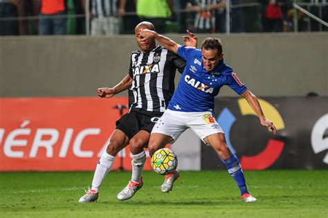 Cruzeiro Vence Terceiro Clássico Consecutivo Contra O Atlético No