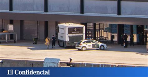 Detienen A Tres Menores En Mallorca Por Patronear Una Patera En La Que