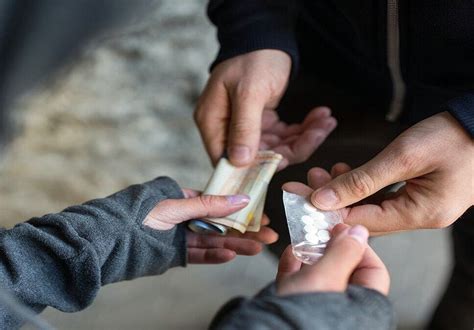 El B Nker De La Esquina De Cada Hogares Perciben Venta De Droga