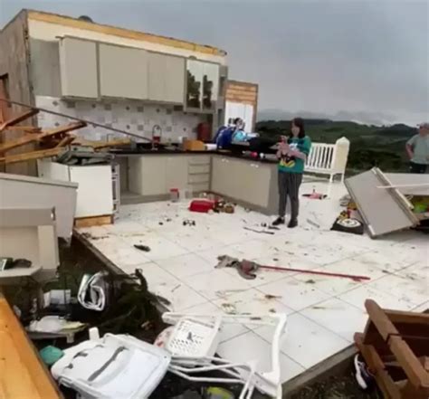 Tornado Atinge Serra Catarinense Ventos Excedendo Km H