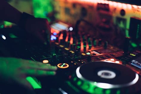 Top 30 Wedding Djs And Mcs In Brisbane 2022