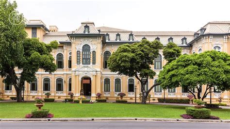 Discover The Stunning Bang Khun Phrom Palace