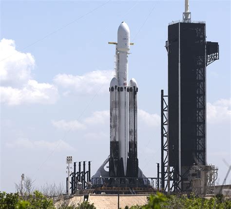 Falcon Heavy Model Memorial Spaceflights