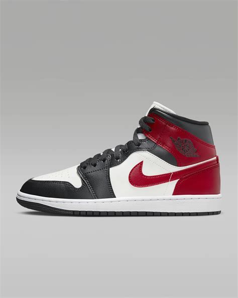 Air Jordan 1 Mid - designerluxvry