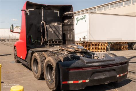 Tesla Semi to kick off Yandell Truckaway's transition to an all-electric fleet