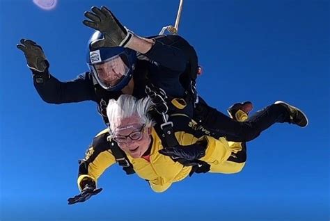 Skydiving Granny Jumps From 15 000ft On 78th Birthday Inspired By Brave