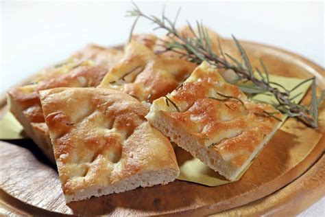 La Ricetta Della Focaccia Al Rosmarino Brescia A Tavola