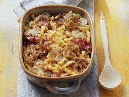 Kartoffelauflauf Mit Speck Zwiebeln Und Schmand Rezept Eat Smarter