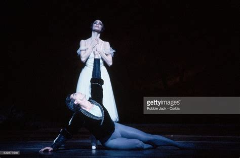 Viviana Durante And Irek Mukhamedov In The Royal Ballet Production Of