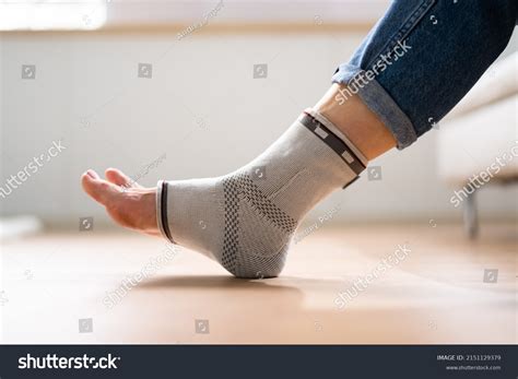 Girl Sprained Ankle 库存照片和图像 3091 张图片 Shutterstock