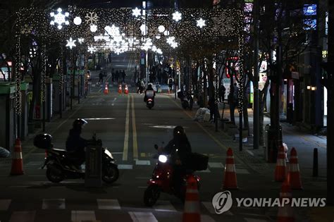 수도권 거리두기 2단계 격상에 불붙는 3차 재난지원금 논의 나무뉴스