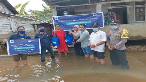 Karyawan XL Axiata Salurkan Bantuan Bagi Korban Banjir Di Kalbar