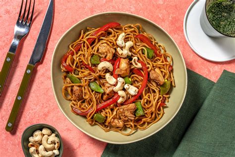 Stir Fried Hoisin Chicken Noodles Recipe Hellofresh