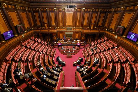 Via Libera Dall Aula Del Senato Al Decreto Lavoro Con S La Sicilia