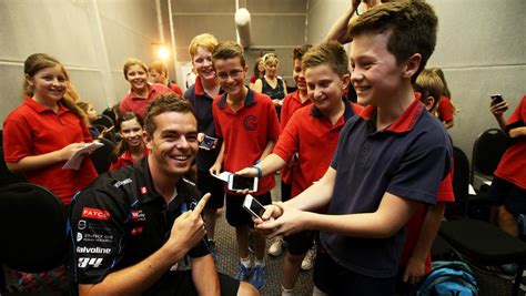 V8 Supercars drivers take questions from Golden Grove Primary School ...