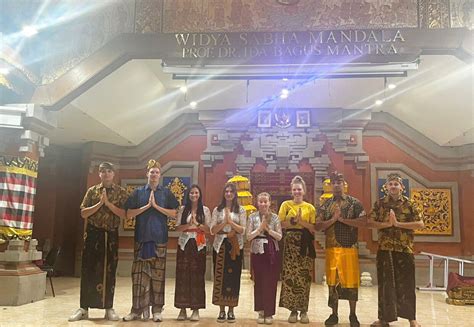 Program Bipas Unud Selenggarakan Workshop Pakaian Adat Bali Dan Budaya