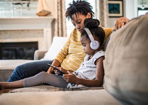 12 podcasts à écouter avec votre enfant Femmes d Aujourd hui Mamans