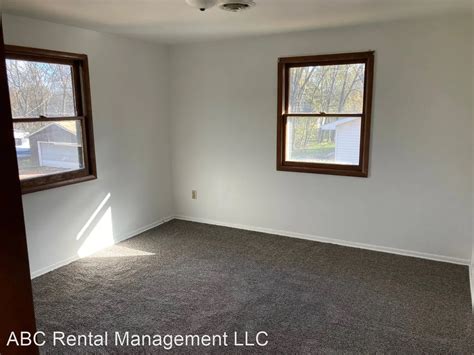 Abc Rental Management Llc Apartments 901 903 W Adler Rd Marshfield