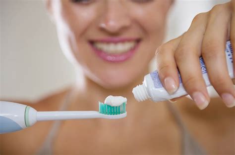 How To Use An Electric Toothbrush Properly And What Are The Benefits