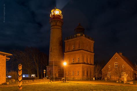 Rügen Foto Neuer und alter Leuchtturm nachts am Kap Arkona