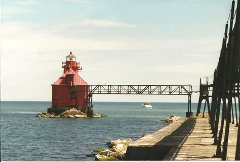 Al's Lighthouses: Wisconsin - Sturgeon Bay N. Pierhead Light