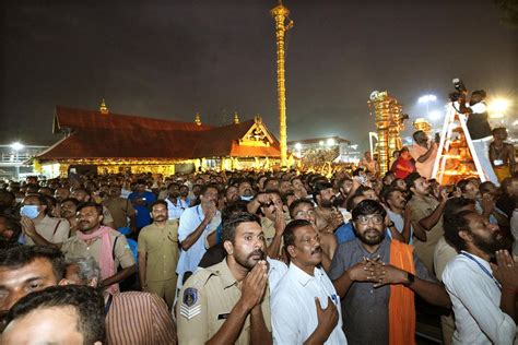 Makaravilakku festival celebrated at Sabarimala - The Hindu