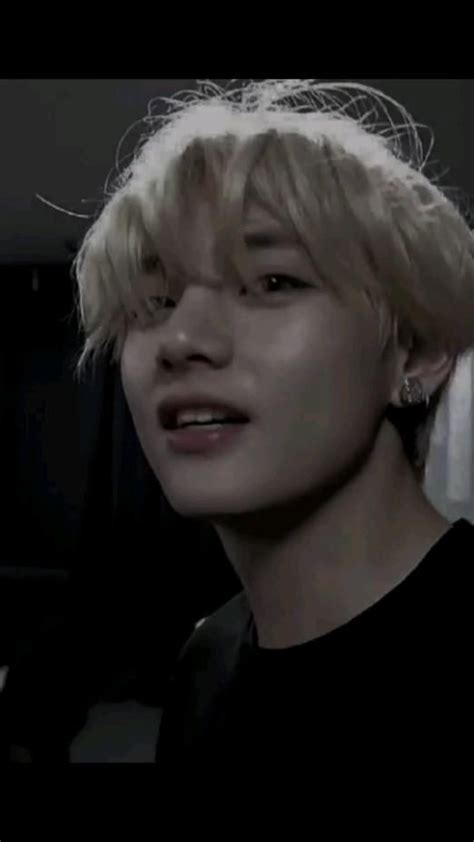 Pin By On منشورات من خلالك Beautiful Status Kim Taehyung Taehyung