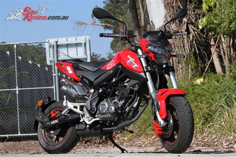 Review Of Benelli Tornado TNT 125 2017 Pictures Live Photos