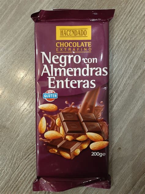 Hacendado Negro Con Almendras Enteras