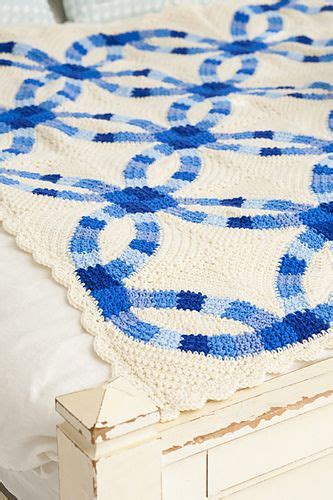 A Traditional Double Wedding Ring Quilt Pattern Reinterpreted In