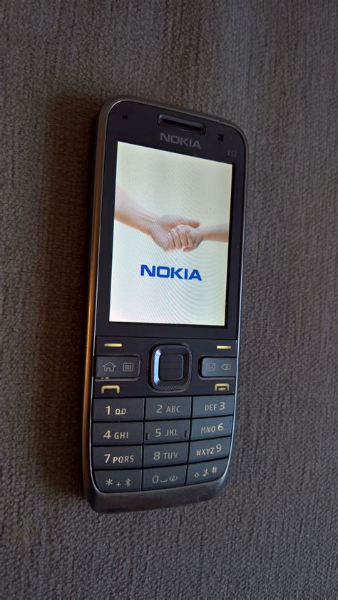 Nokia E52