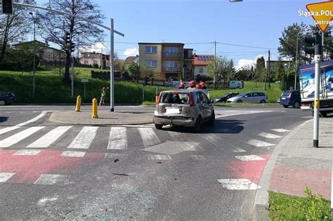 Wypadek w Jastrzębiu Zdroju Ciężarówka nie wyhamowała na skrzyżowaniu