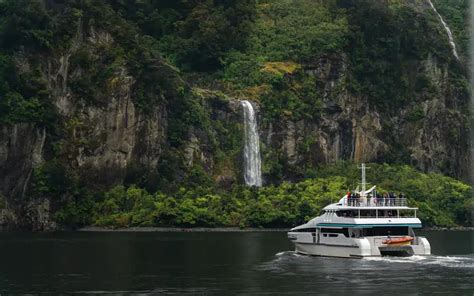 9 best Milford Sound Cruises New Zealand - Our honest reviews