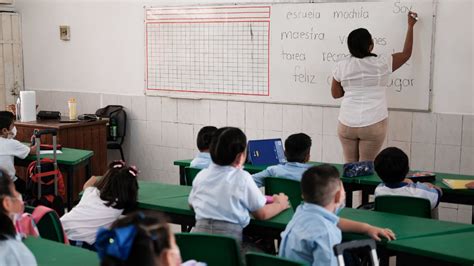 SEP Programa piloto de educación básica en México es suspendido