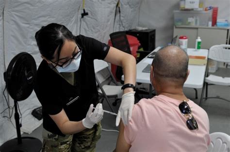 US Army Medics Administer COVID 19 Vaccines In Saipan Article The