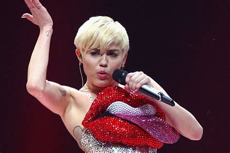 Miley Cyrus: 'Wrecking Ball' Rant Wasn't About Liam Hemsworth