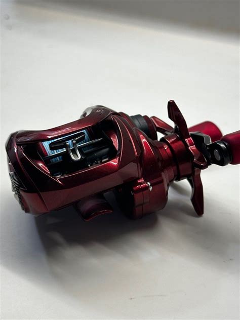 Daiwa Salamandura SV TW 103XHL BC REEL Sports Equipment Fishing On