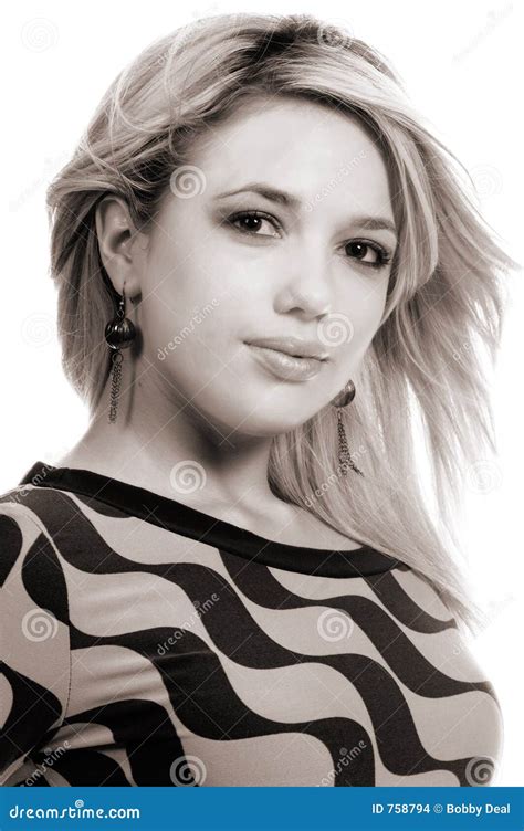 Reizvolle blonde Frau stockfoto Bild von mädchen person