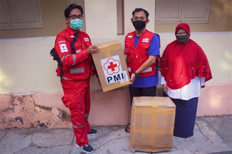 Kegiatan Penyemprotan Disinfektan Pmi Provinisi Jawa Barat Dan Pmi Kota