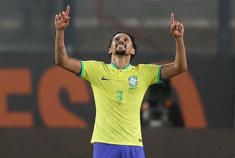 Marquinhos destaca vitória difícil diante dos peruanosJogada 10