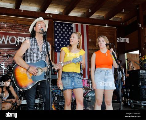 Stefanie Hertel Lanny Lanner Und Johanna Mross Von More Than Words