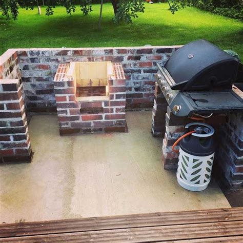 15 Cool DIY Backyard Brick Barbecue Ideas