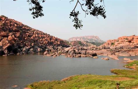 Tungabhadra River in Hampi: 2 reviews and 7 photos