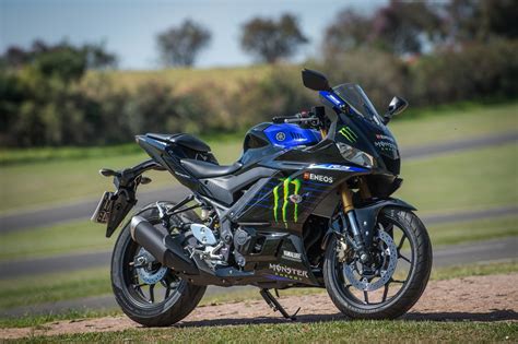 Yamaha Yzf R Buyer S Guide Specs Photos Price Cycle World