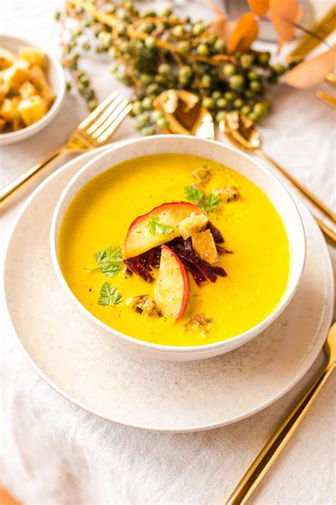 Rezept Weihnachtsmen K Rbis Suppe Mit Roter Beete Und Cro Tons