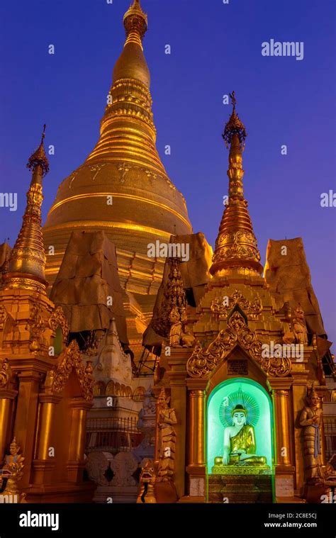 Myanmar Yangon Shwedagon Pagoda At Night Stock Photo Alamy