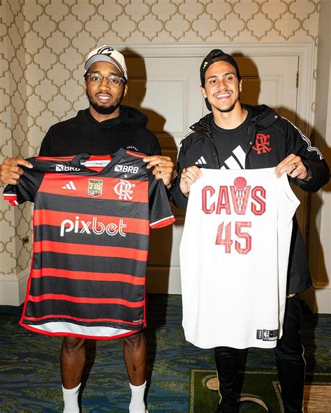 Camisa do Flamengo 2024 2025 é oficializada em encontro Donovan