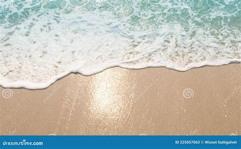 Onda De Oceano Azul Na Praia Arenosa Fundo De Textura Imagem De Stock