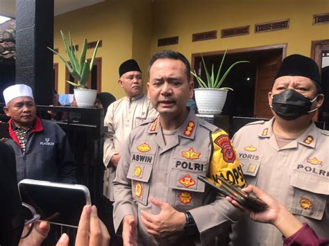 Takziah Ke Rumah Bobotoh Kapolrestabes Bandung Sebut Korban Tewas