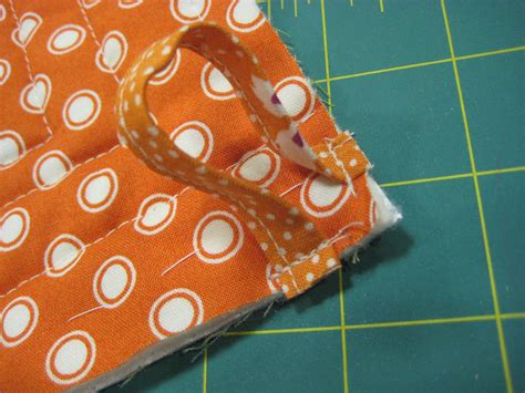 So Sue Scrappy Hot Potholder Tutorial